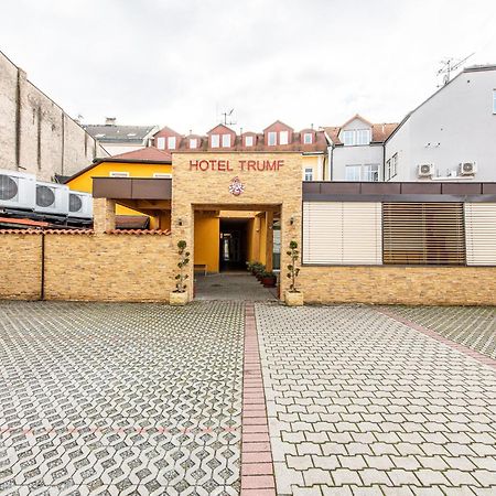 Hotel Trumf Mladá Boleslav エクステリア 写真