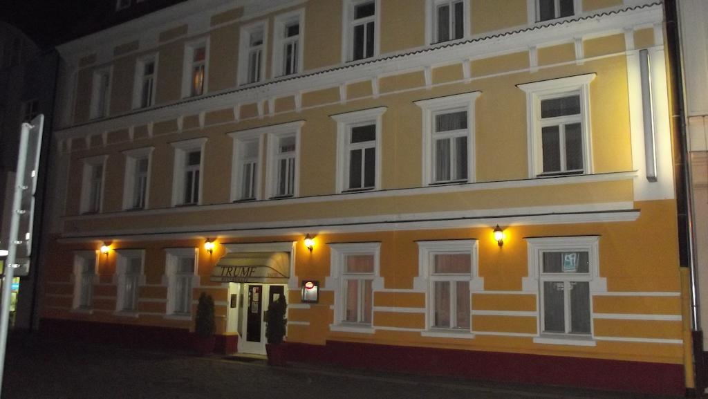 Hotel Trumf Mladá Boleslav エクステリア 写真
